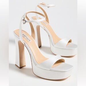 BADGLEY MISCHKA CAIA crystal heart platform white heels 6.5